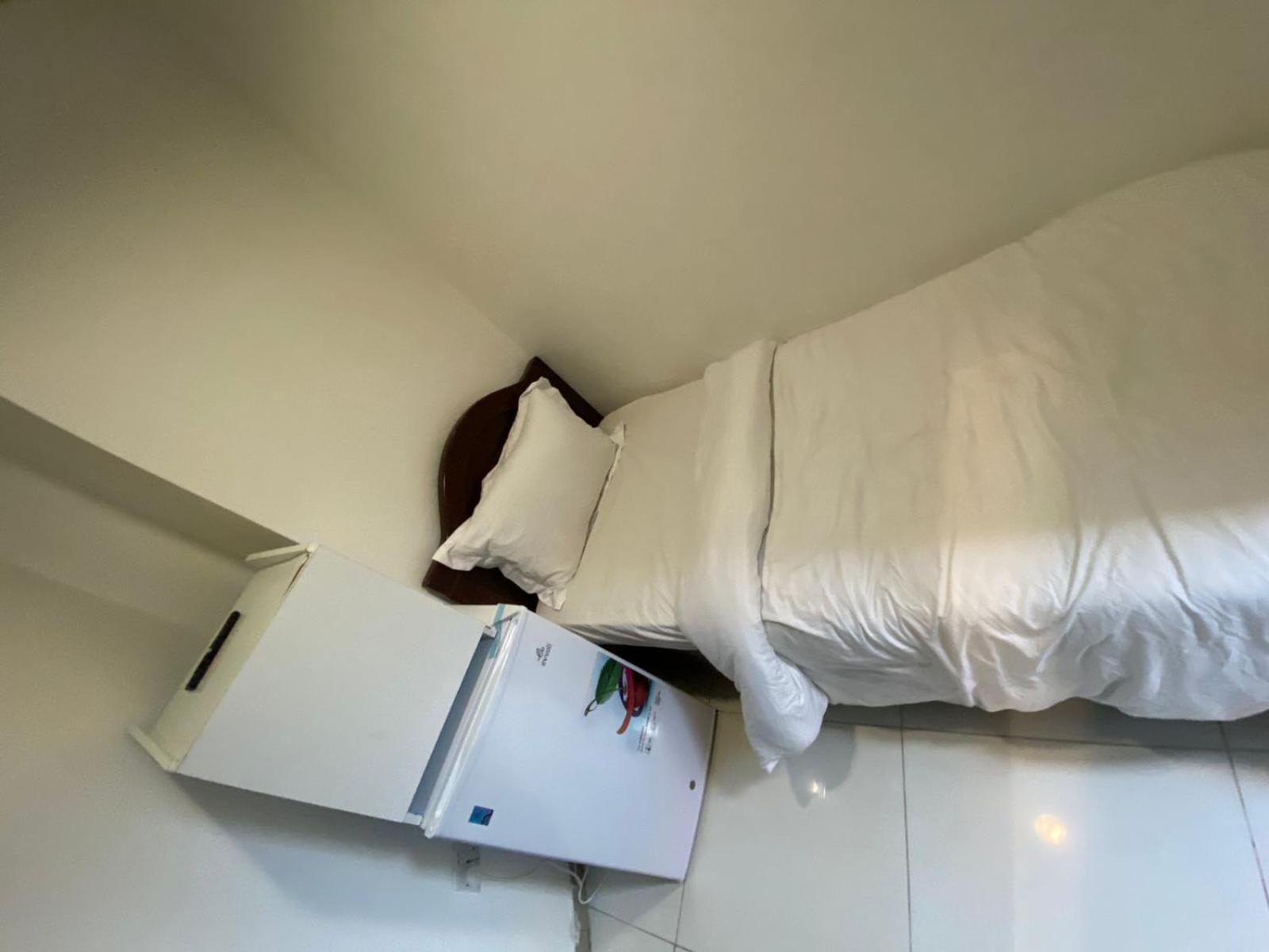 Budget Rooms With Private Bathroom For 'Girls' Only In Dubai, Marina Kültér fotó