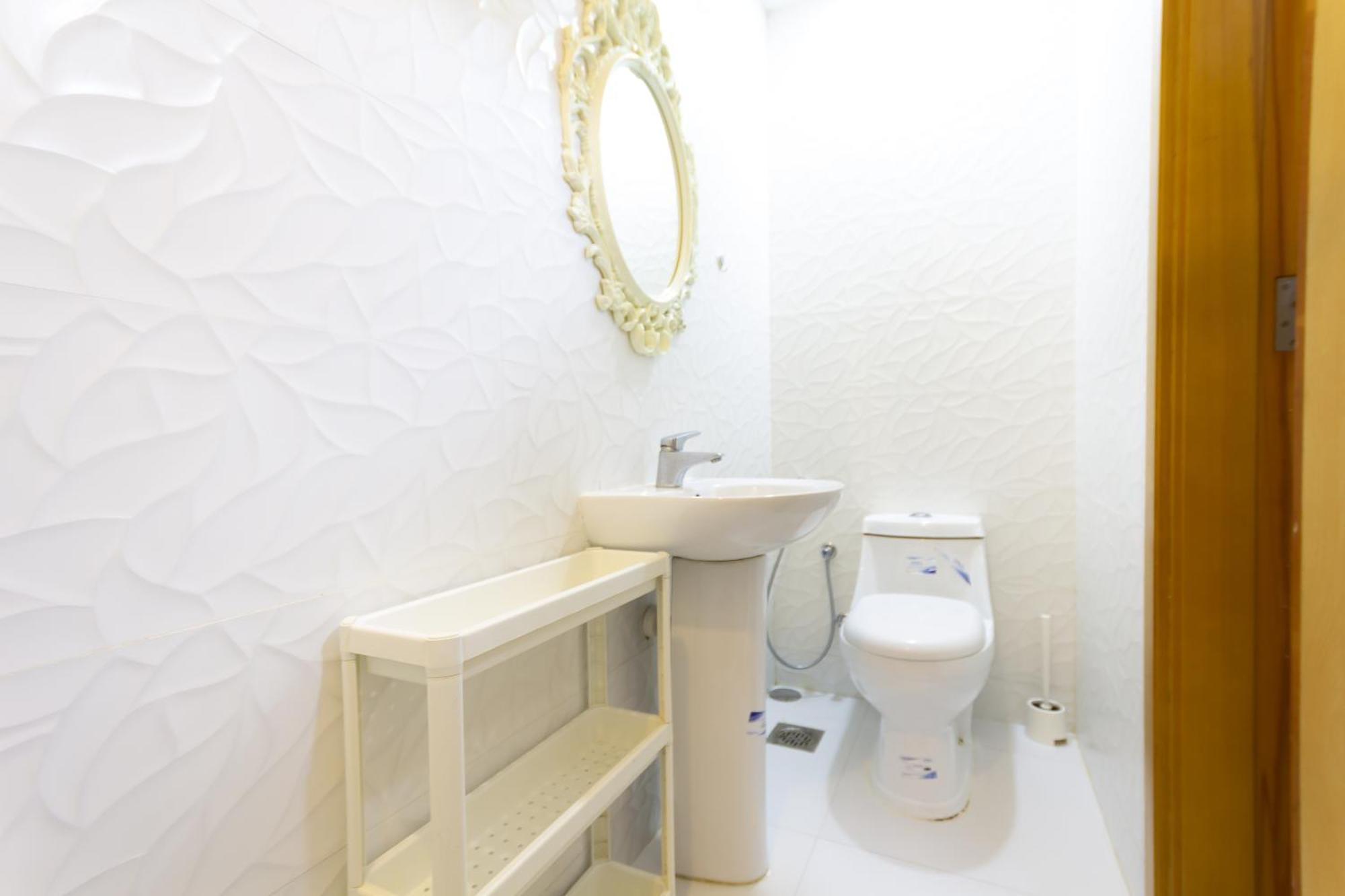 Budget Rooms With Private Bathroom For 'Girls' Only In Dubai, Marina Kültér fotó