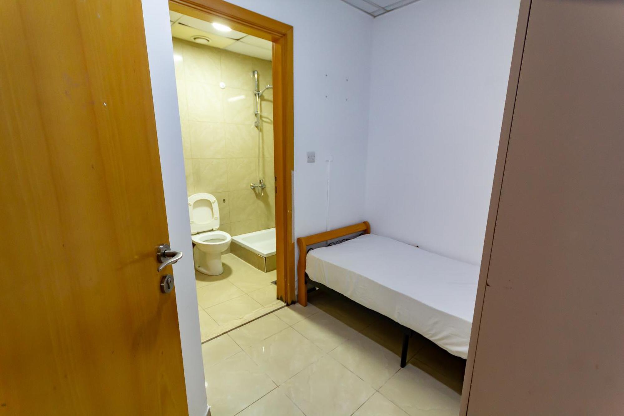 Budget Rooms With Private Bathroom For 'Girls' Only In Dubai, Marina Kültér fotó