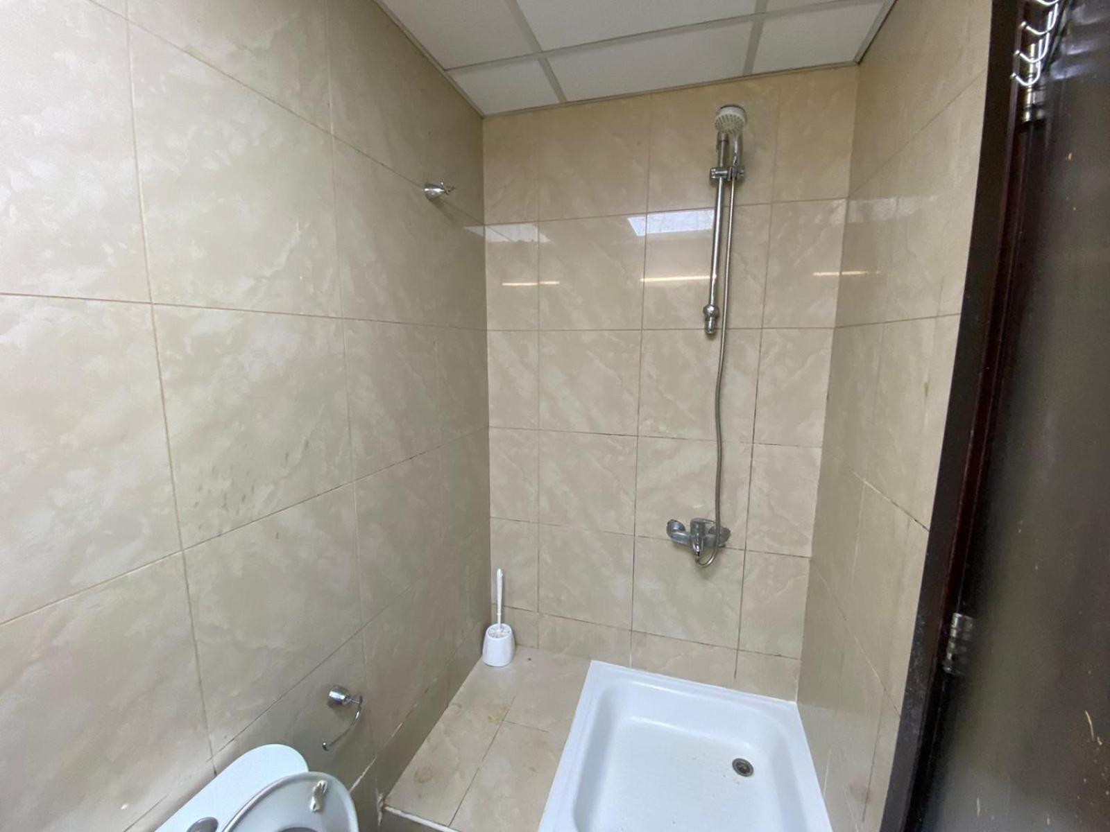 Budget Rooms With Private Bathroom For 'Girls' Only In Dubai, Marina Kültér fotó