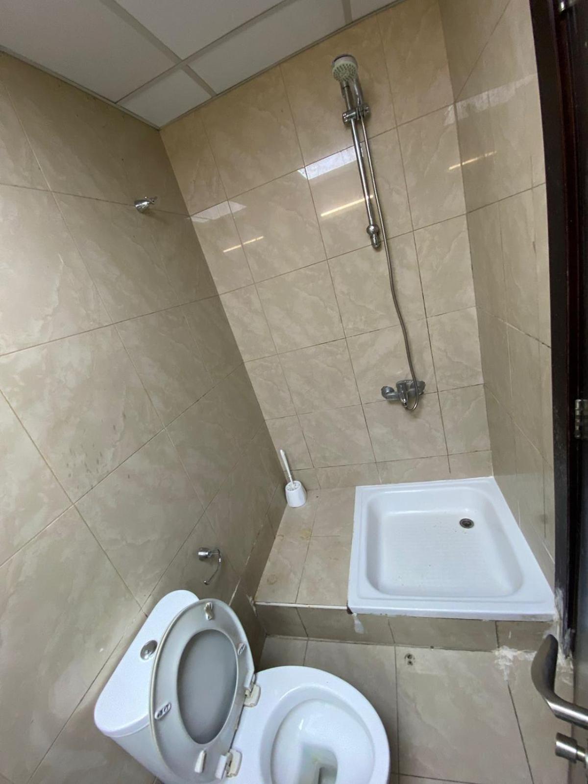 Budget Rooms With Private Bathroom For 'Girls' Only In Dubai, Marina Kültér fotó