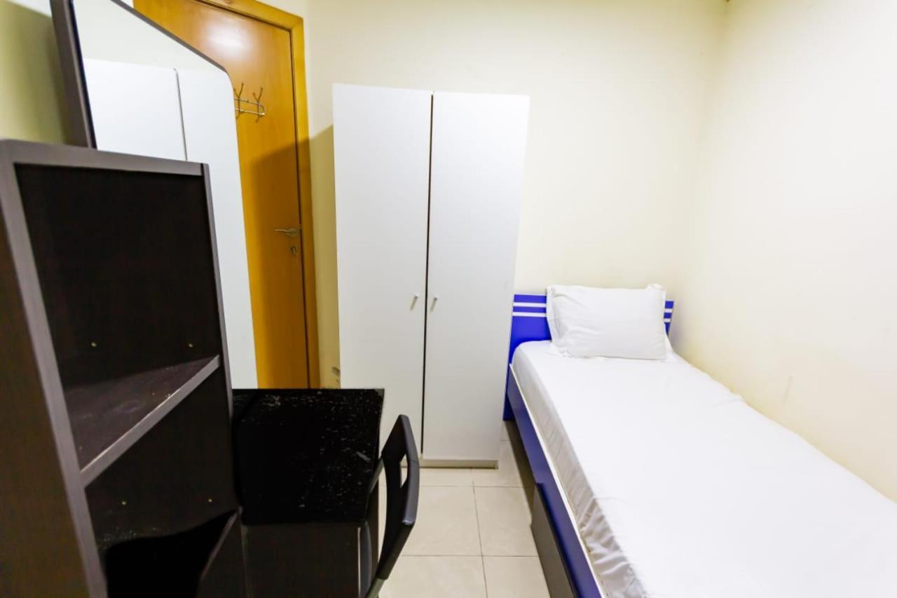 Budget Rooms With Private Bathroom For 'Girls' Only In Dubai, Marina Kültér fotó