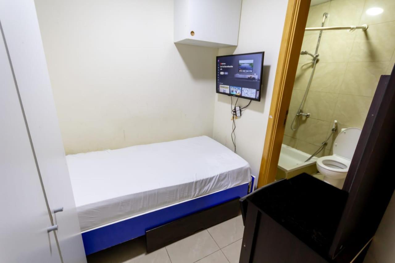 Budget Rooms With Private Bathroom For 'Girls' Only In Dubai, Marina Kültér fotó