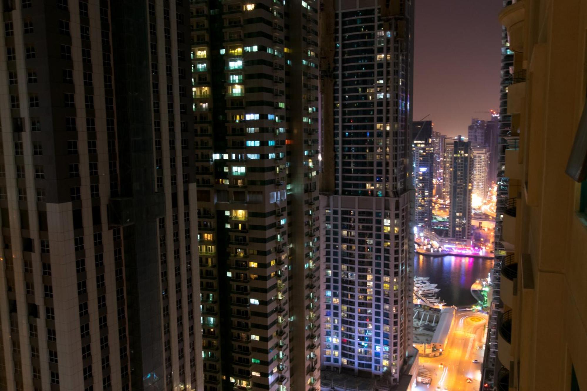 Budget Rooms With Private Bathroom For 'Girls' Only In Dubai, Marina Kültér fotó