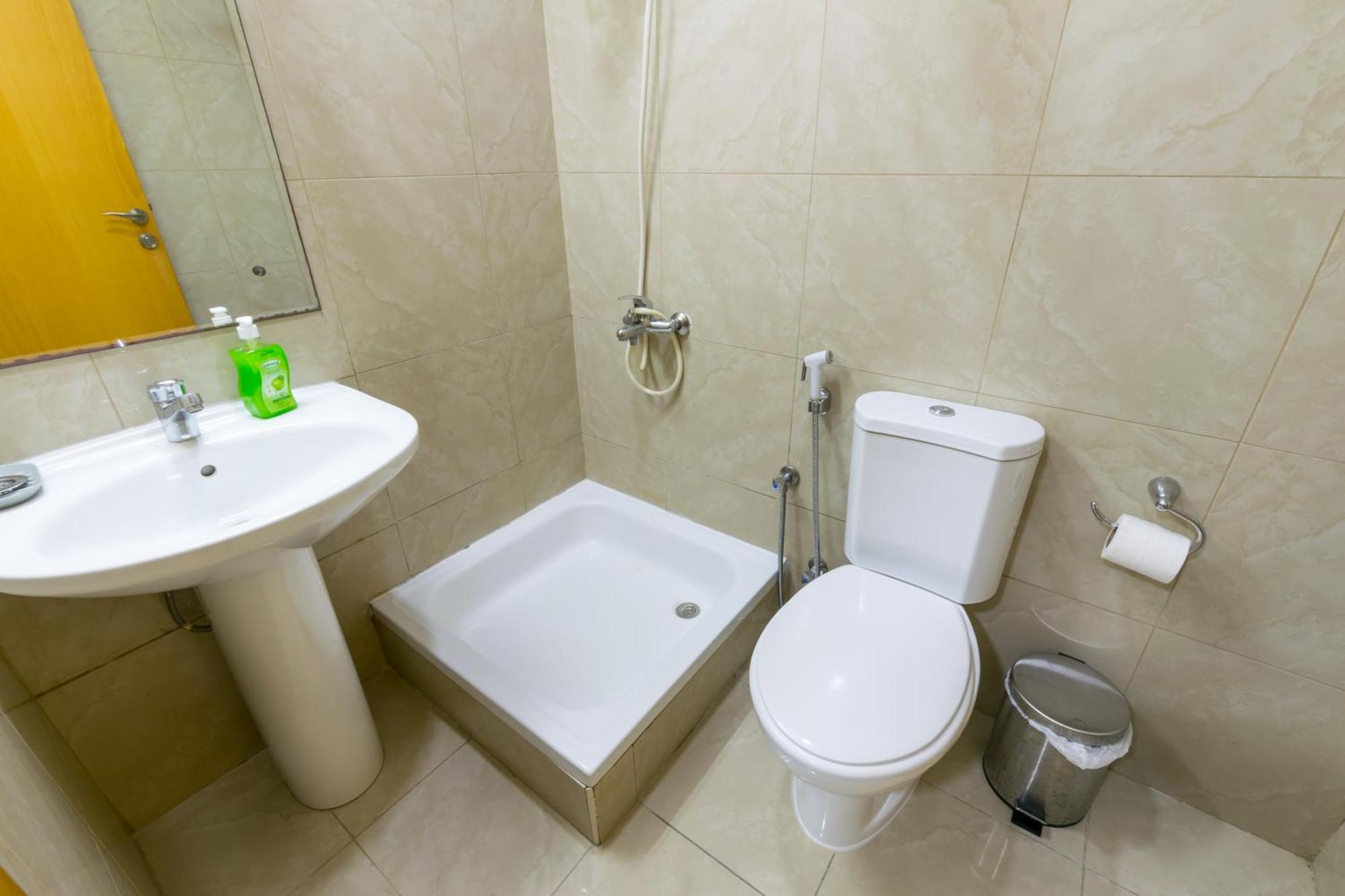 Budget Rooms With Private Bathroom For 'Girls' Only In Dubai, Marina Kültér fotó
