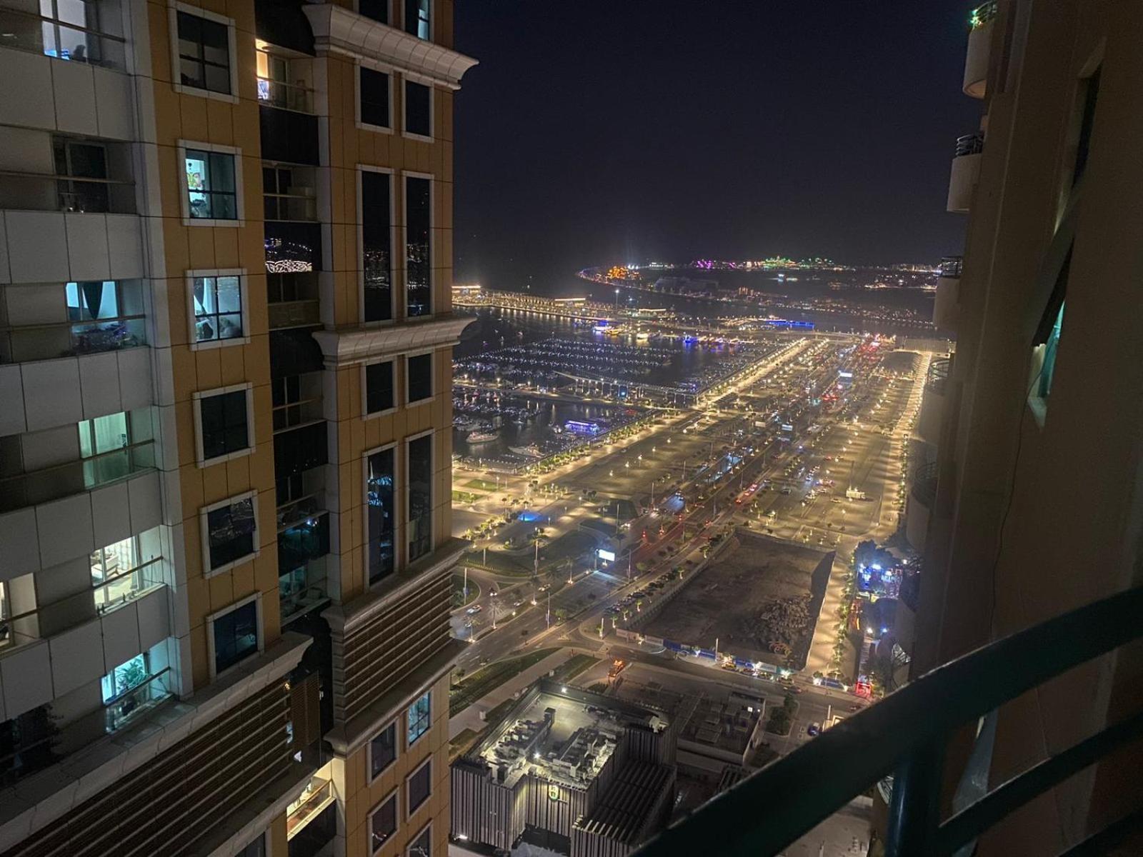 Budget Rooms With Private Bathroom For 'Girls' Only In Dubai, Marina Kültér fotó